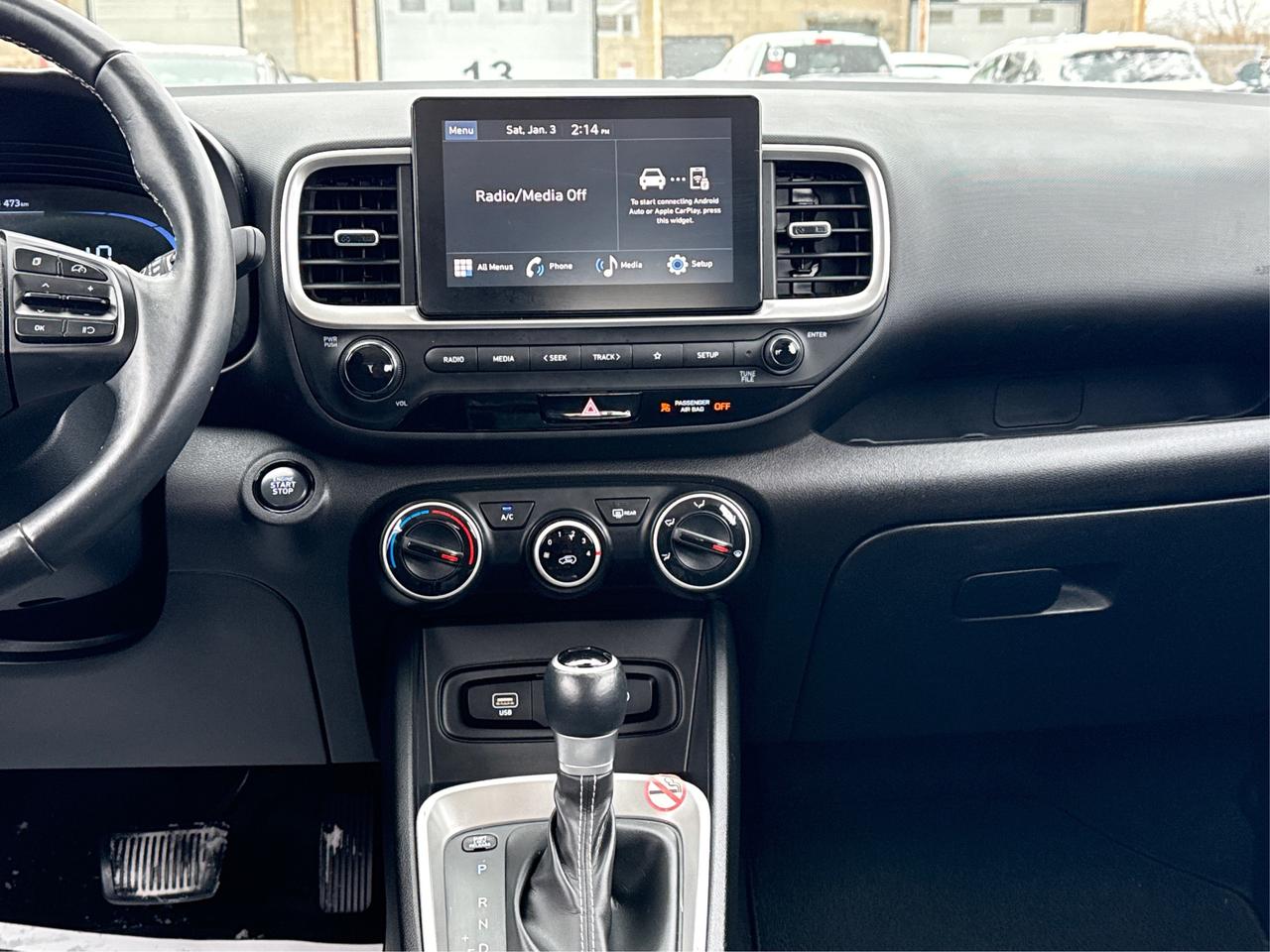 2024 Hyundai Venue POWER & HEATED SEATS LOW KMS WE FINANCE ALL CREDIT Photo