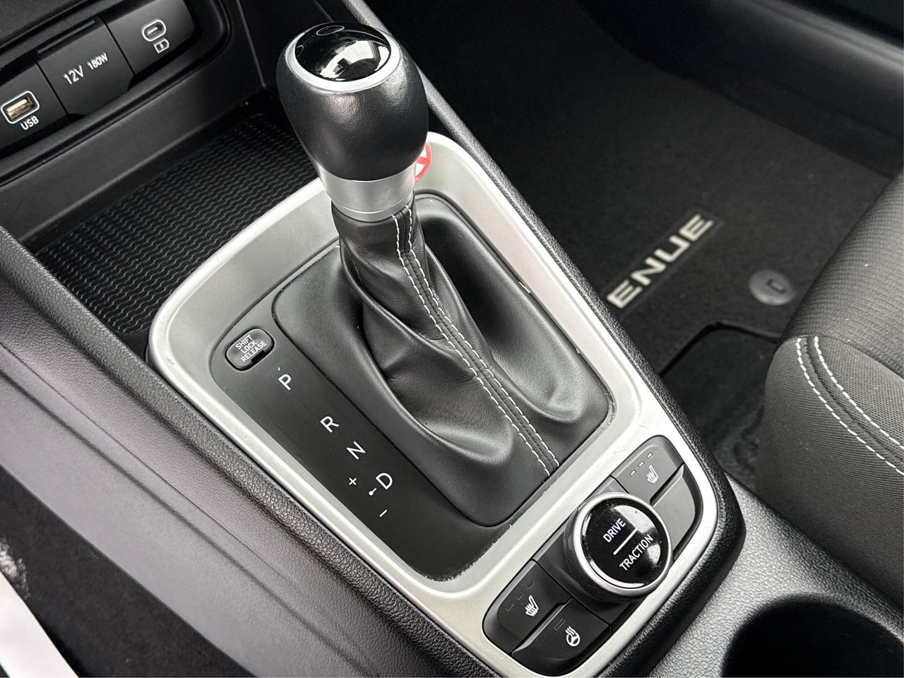 2024 Hyundai Venue POWER & HEATED SEATS LOW KMS WE FINANCE ALL CREDIT Photo