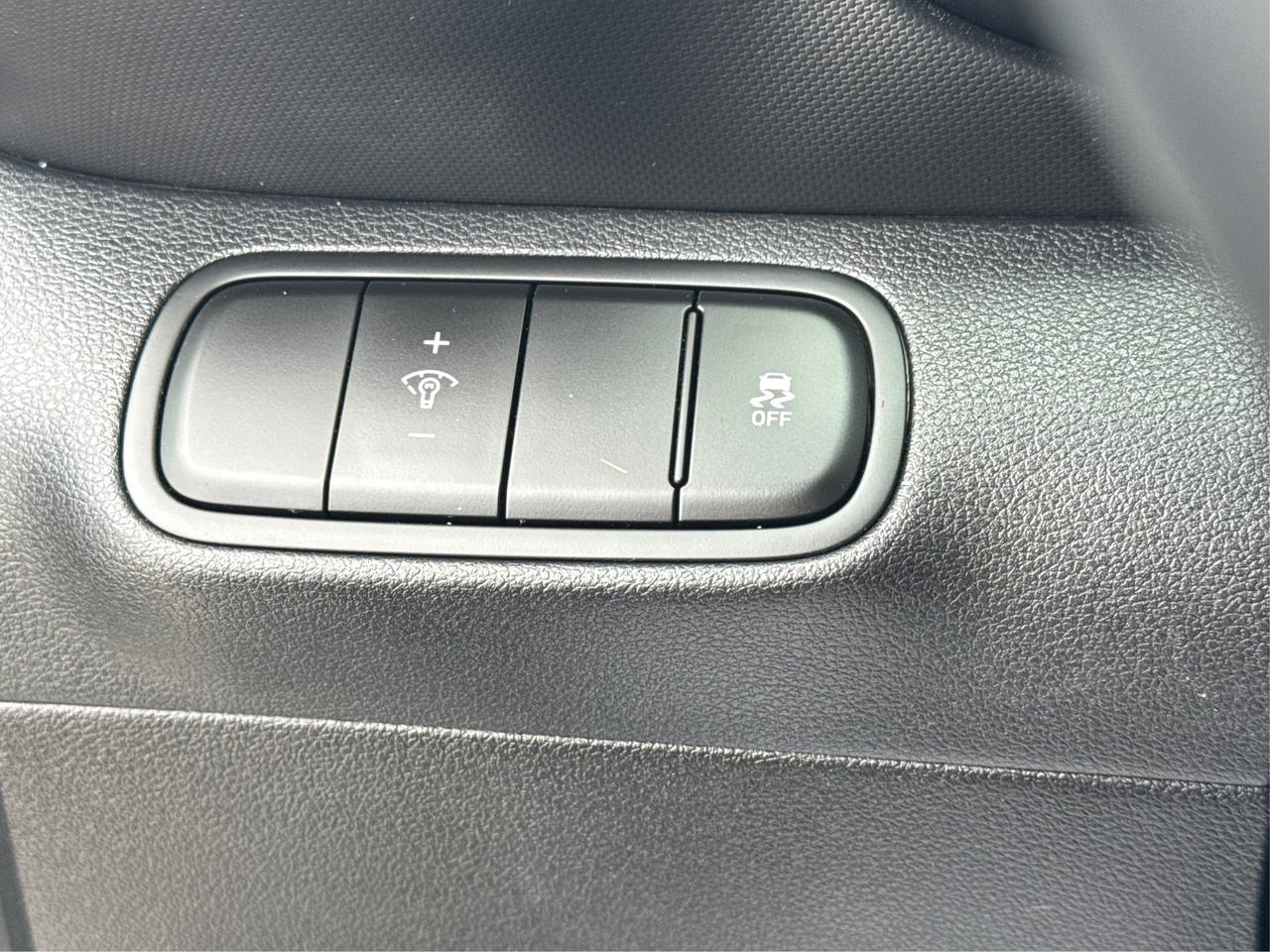 2024 Hyundai Venue POWER & HEATED SEATS LOW KMS WE FINANCE ALL CREDIT Photo