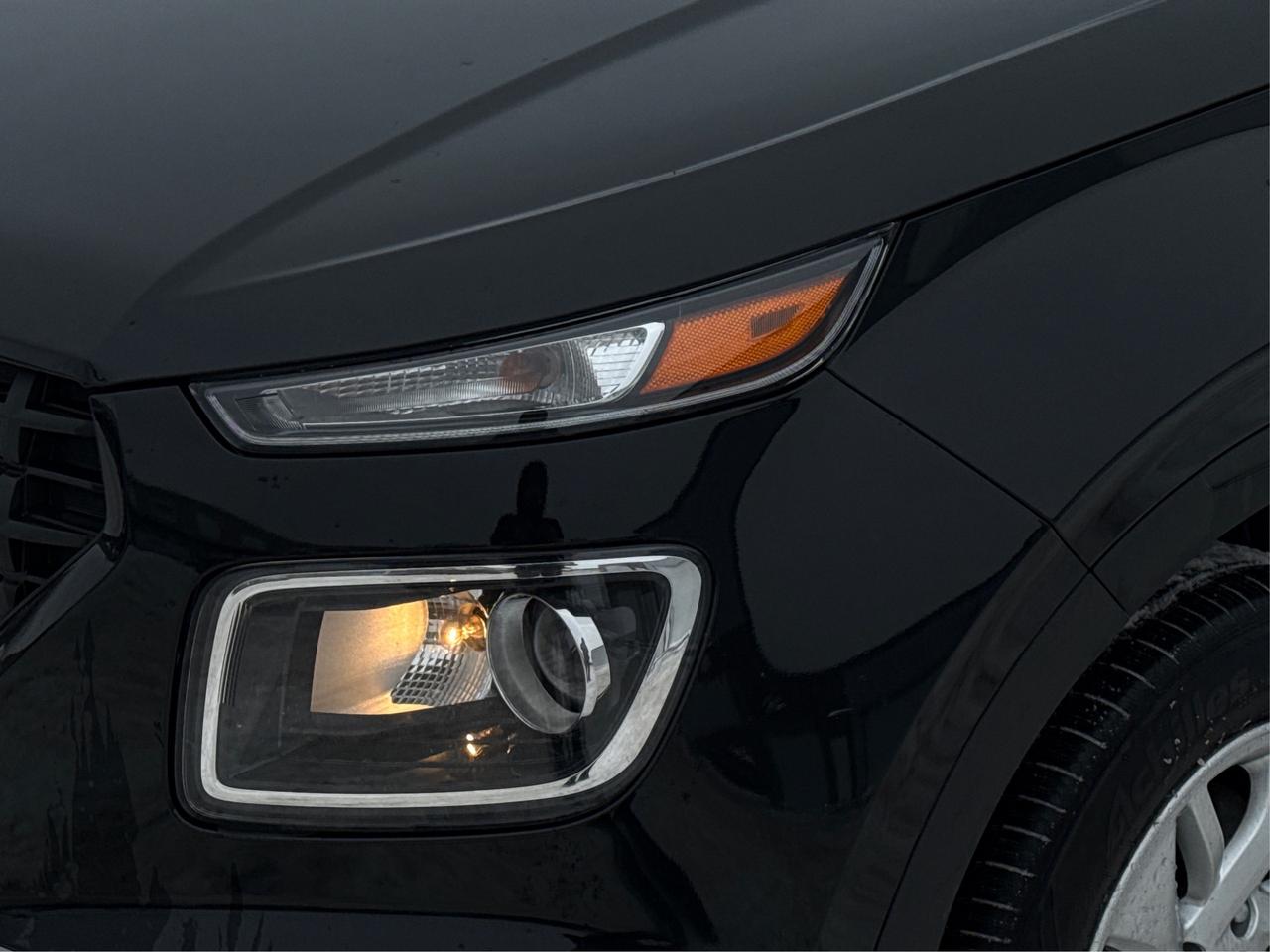 2024 Hyundai Venue POWER & HEATED SEATS LOW KMS WE FINANCE ALL CREDIT Photo