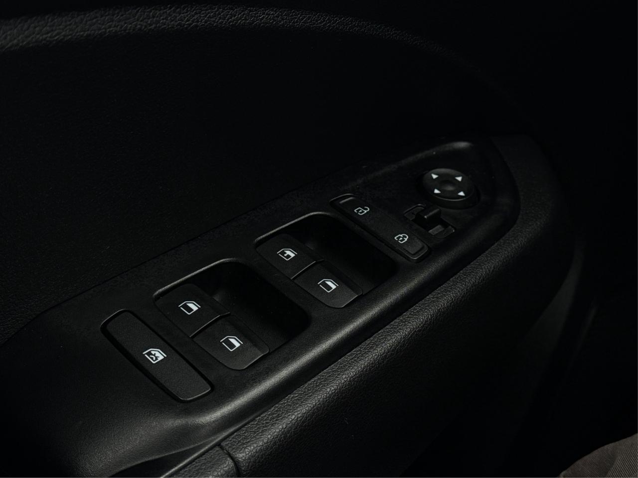 2024 Hyundai Venue POWER & HEATED SEATS LOW KMS WE FINANCE ALL CREDIT Photo