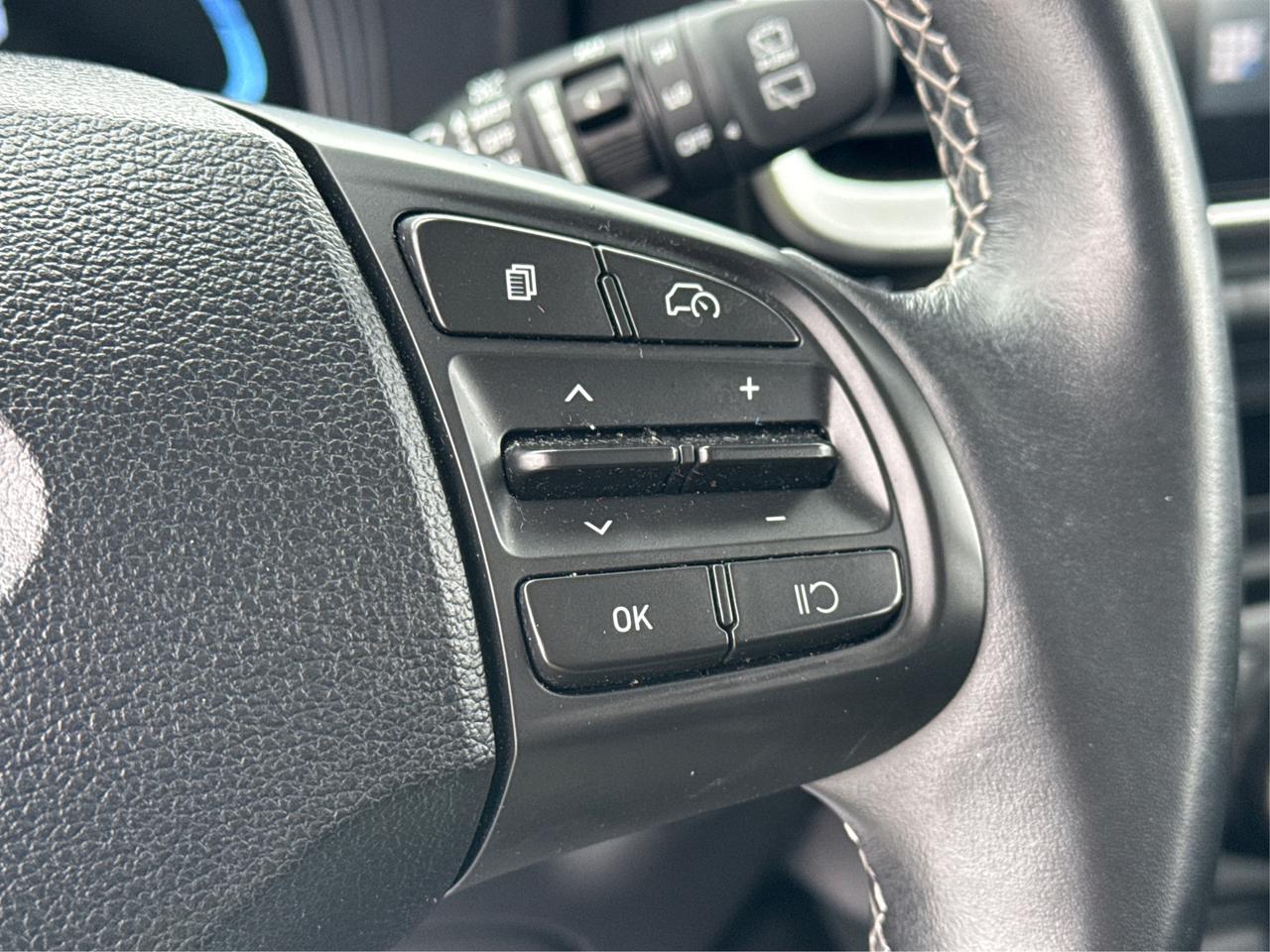 2024 Hyundai Venue POWER & HEATED SEATS LOW KMS WE FINANCE ALL CREDIT Photo