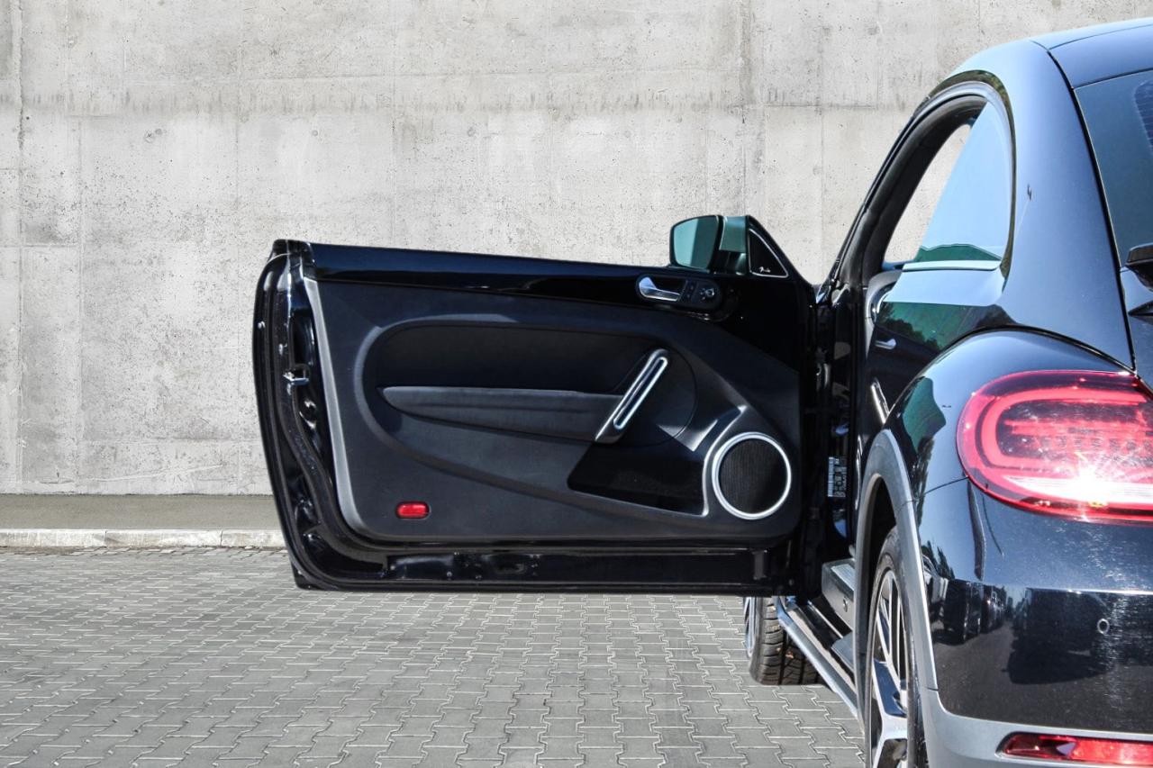 2018 Volkswagen Beetle Dune Auto  HtdSeats BkpCam SiriusXM Photo