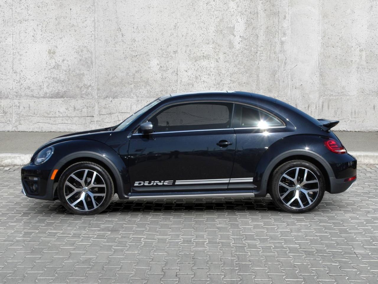 2018 Volkswagen Beetle Dune Auto  HtdSeats BkpCam SiriusXM Photo2