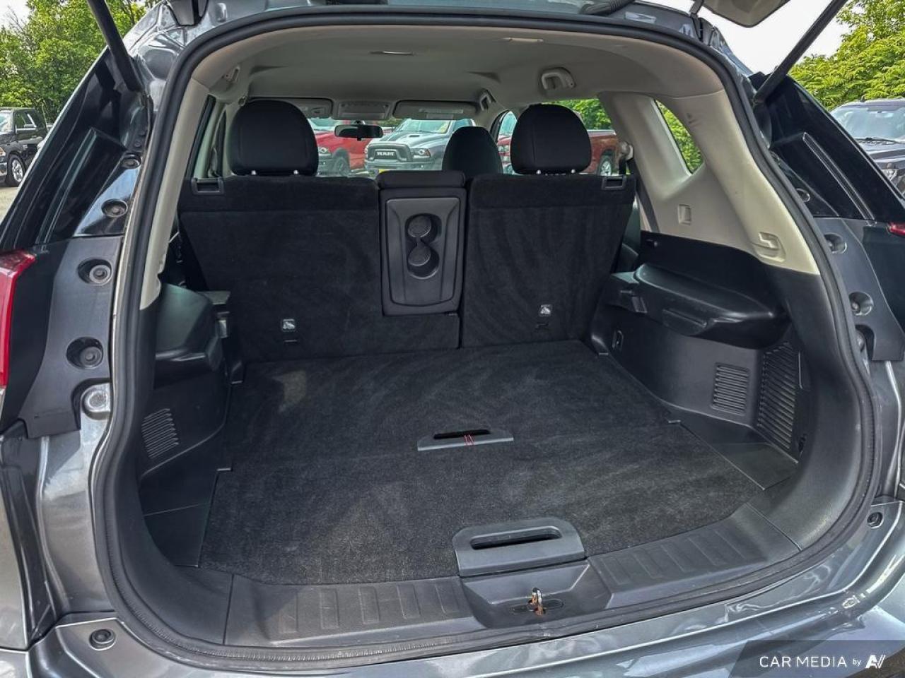 2020 Nissan Rogue S BACKUP CAM   BLUETOOTH   HTD SEATS   KEYLESS ENT Photo