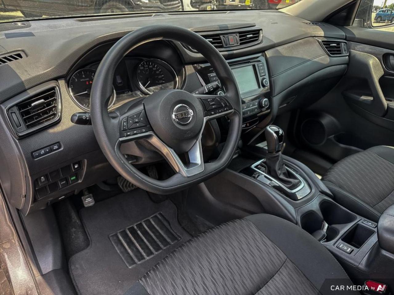 2020 Nissan Rogue S BACKUP CAM   BLUETOOTH   HTD SEATS   KEYLESS ENT Photo