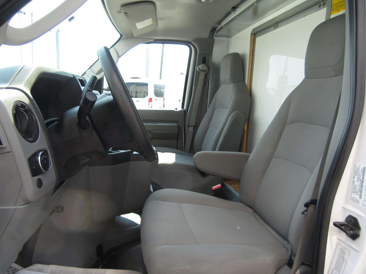 2023 Ford E-450 CUBE VAN 16FT HIGH BOX & POWER LIFTGATE Photo