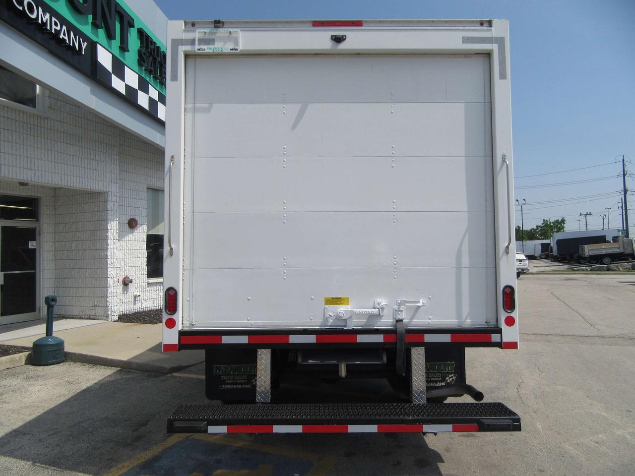 2024 Chevrolet 3500 GAS 14 FT CUBE VAN WITH CUSTOM HIGH BOX & RAMP Photo3