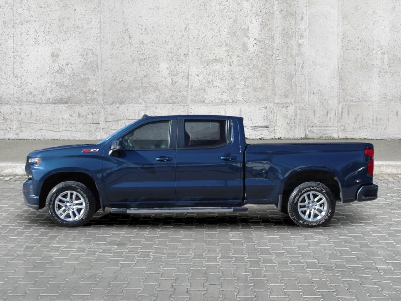 2022 Chevrolet Silverado 1500 4WD Crew Cab RST  Gps BkpCam HtdSeats Photo