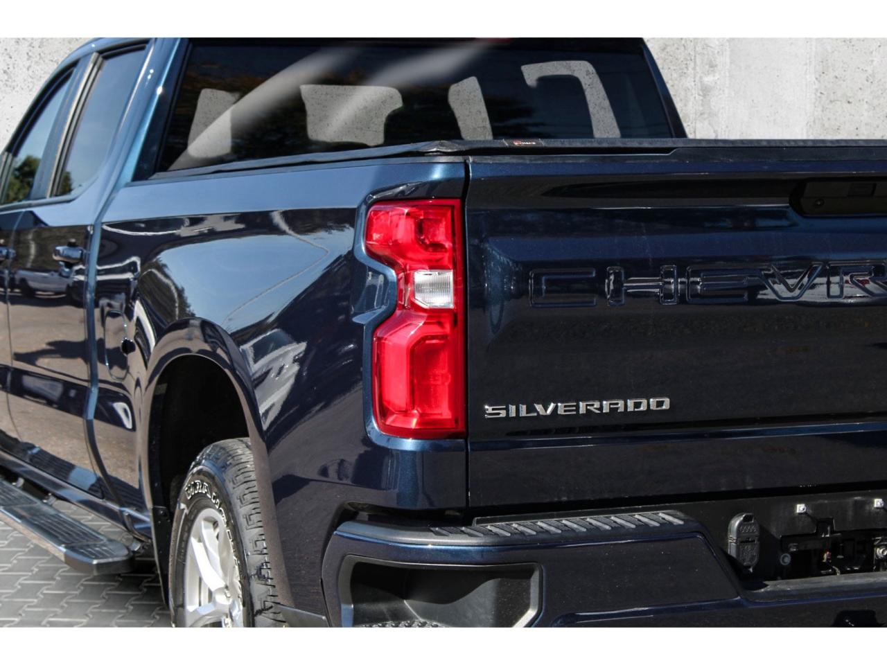 2022 Chevrolet Silverado 1500 4WD Crew Cab RST  Gps BkpCam HtdSeats Photo