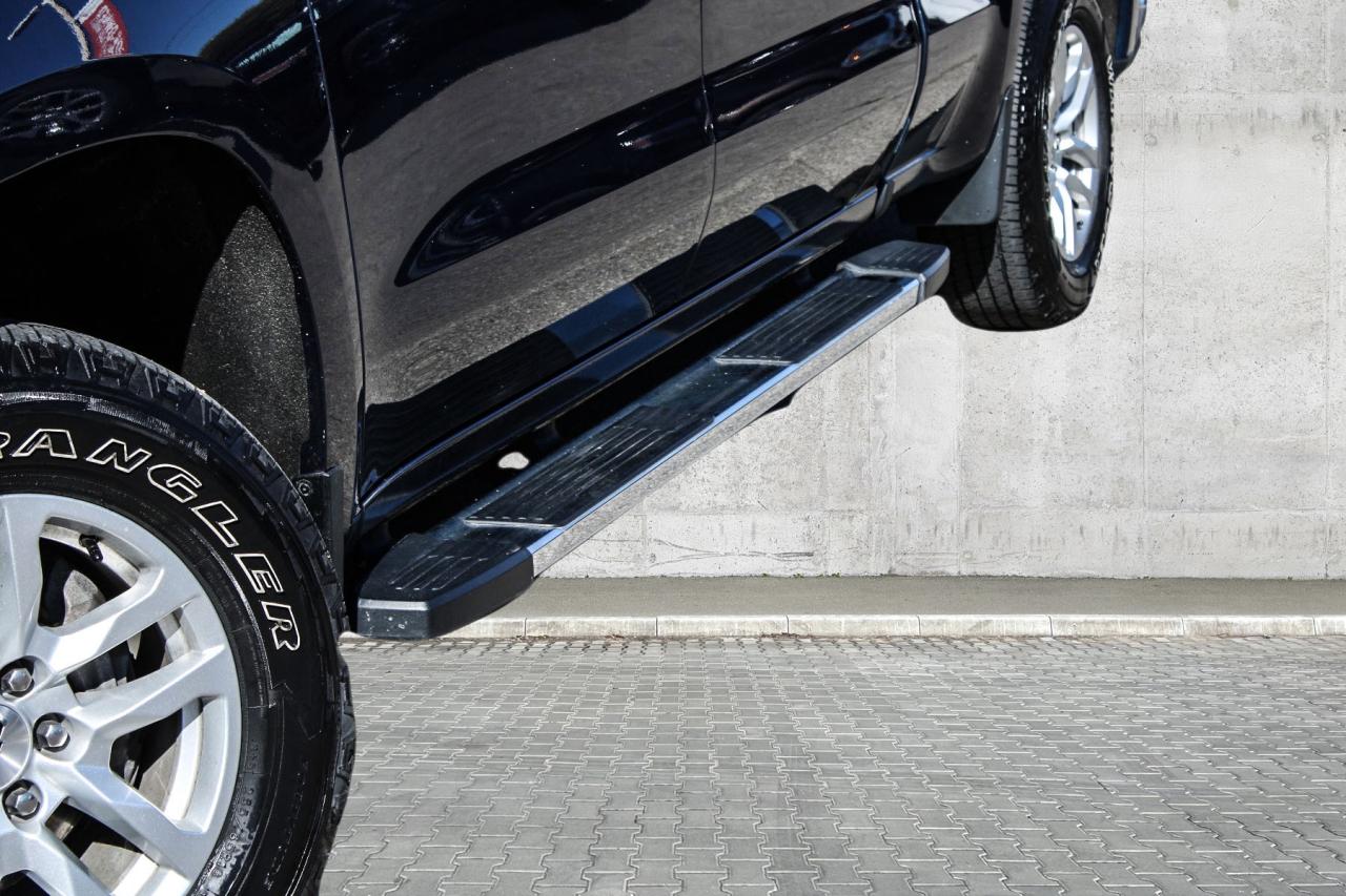 2022 Chevrolet Silverado 1500 4WD Crew Cab RST  Gps BkpCam HtdSeats Photo