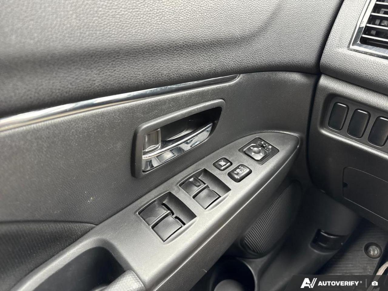 2023 Mitsubishi RVR ES BACKUP CAM   BLUETOOTH   HTD SEATS   KEYLESS EN Photo