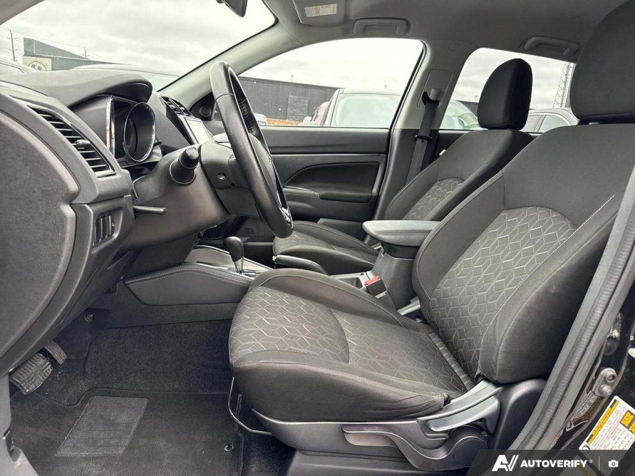 2023 Mitsubishi RVR ES BACKUP CAM   BLUETOOTH   HTD SEATS   KEYLESS EN Photo