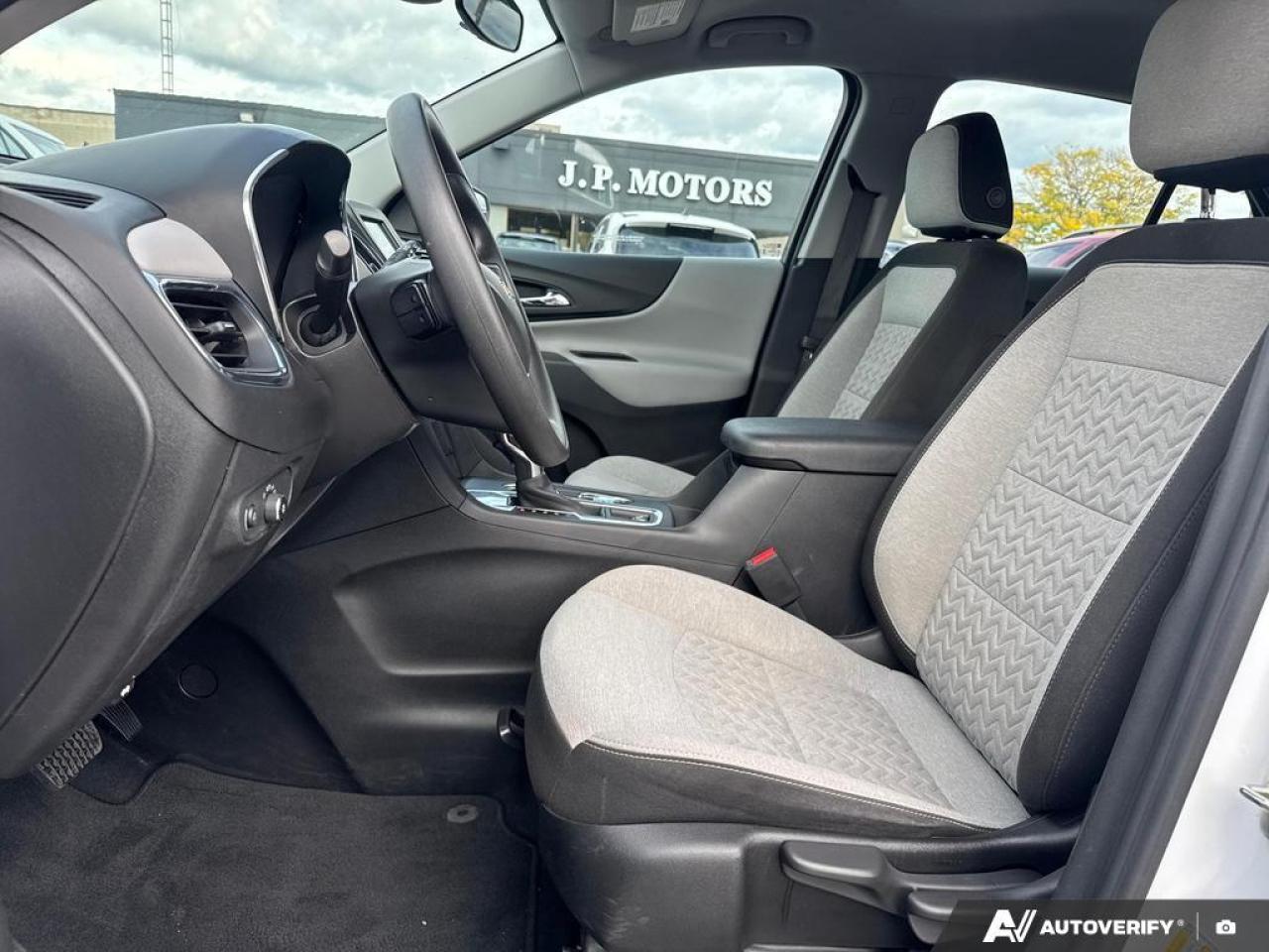 2023 Chevrolet Equinox LS BACKUP CAM   BLUETOOTH   HTD SEATS   KEYLESS EN Photo