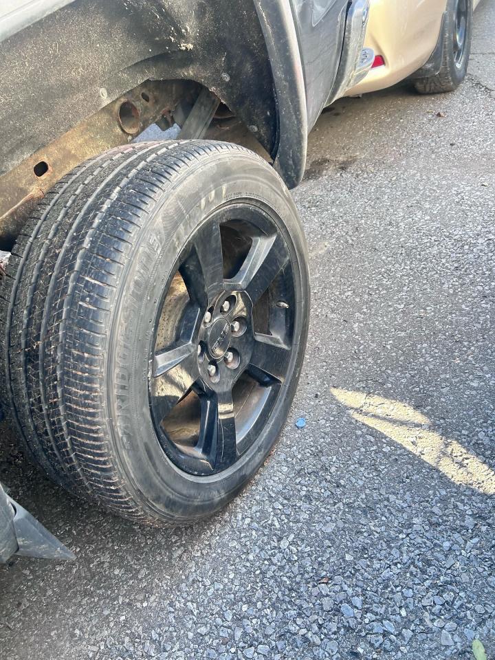 2017 GMC Sierra 1500 4WD Crew Cab 143.5 SLE Photo3