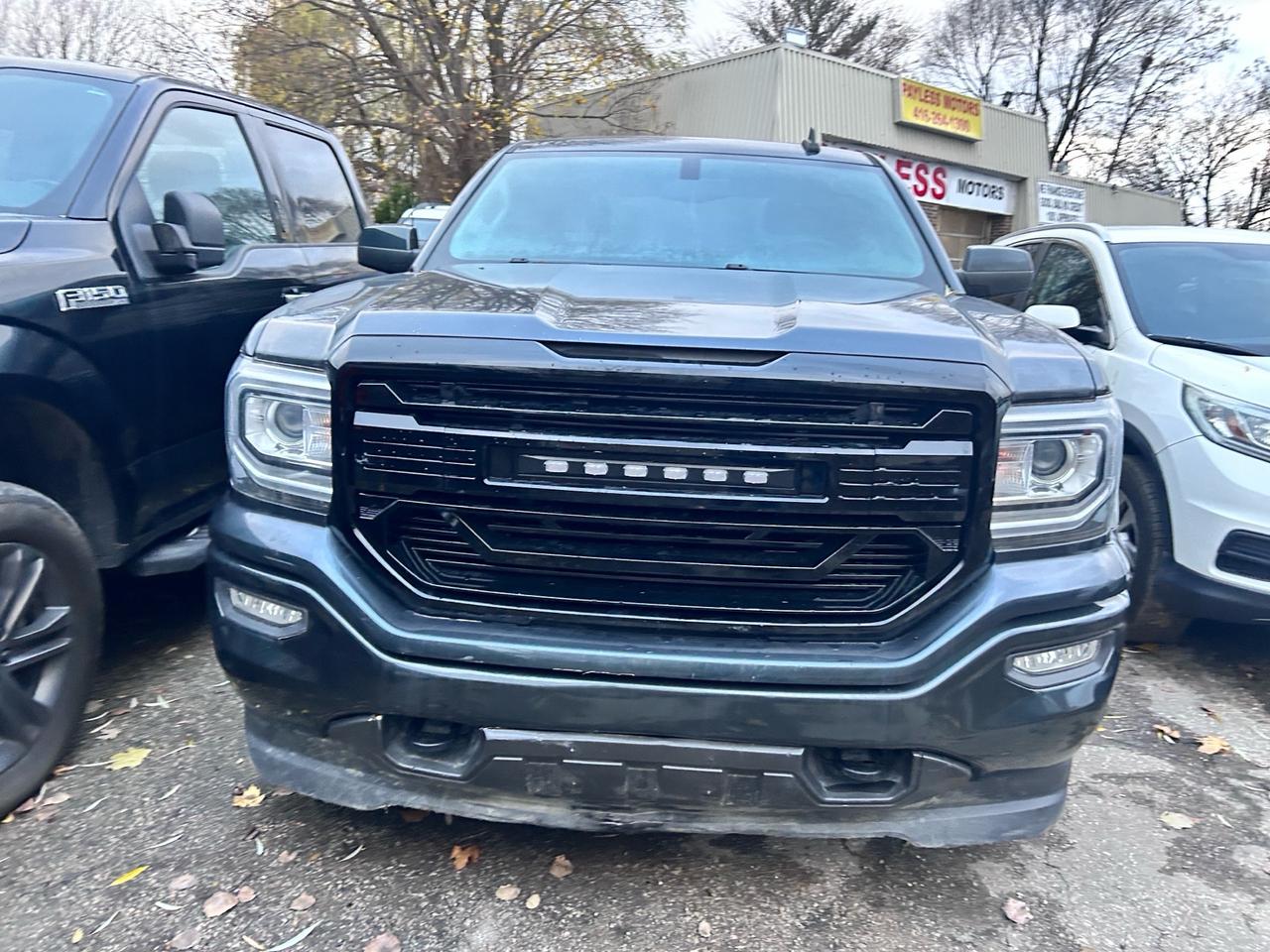 2017 GMC Sierra 1500 4WD Crew Cab 143.5 SLE Photo