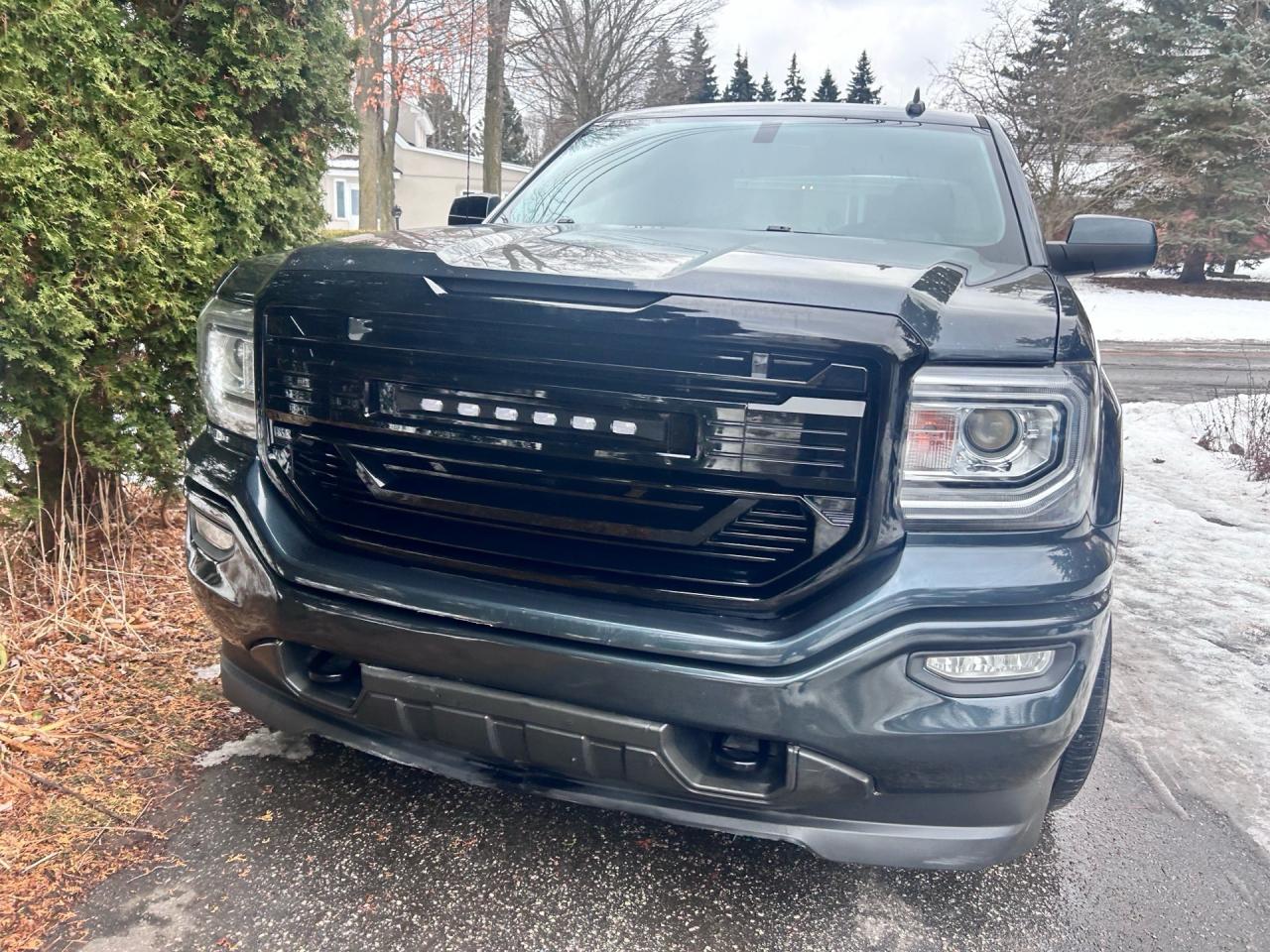 2017 GMC Sierra 1500 4WD Crew Cab 143.5 SLE Photo