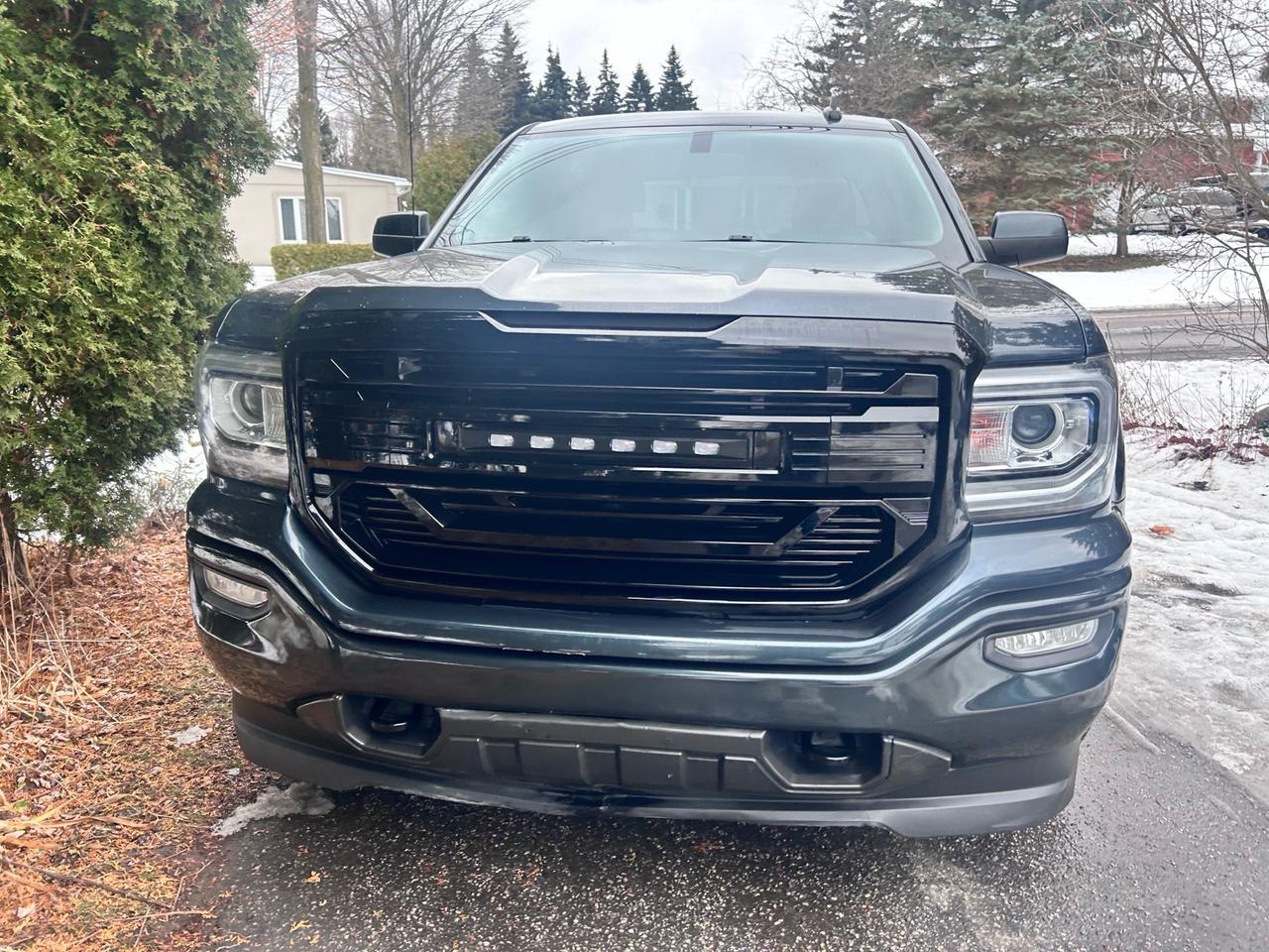 2017 GMC Sierra 1500 4WD Crew Cab 143.5 SLE Photo