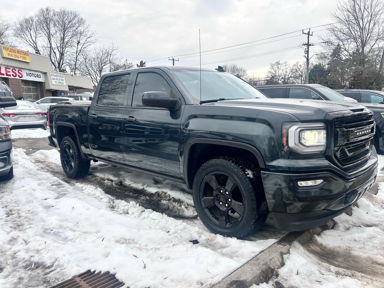 2017 GMC Sierra 1500 4WD Crew Cab 143.5 SLE Photo
