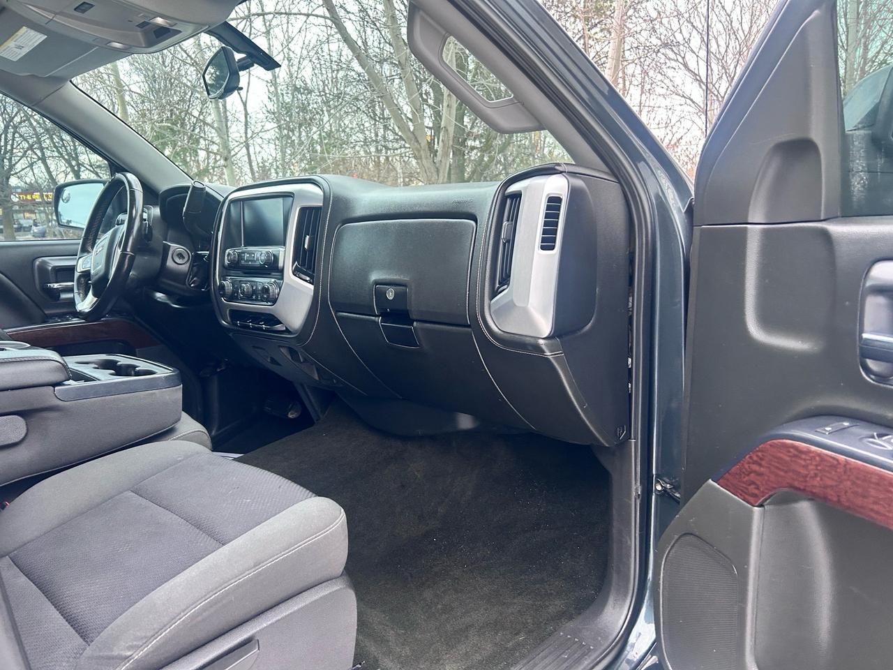 2017 GMC Sierra 1500 4WD Crew Cab 143.5 SLE Photo