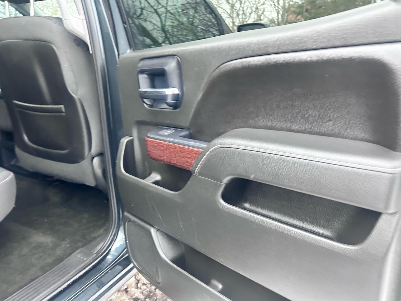 2017 GMC Sierra 1500 4WD Crew Cab 143.5 SLE Photo