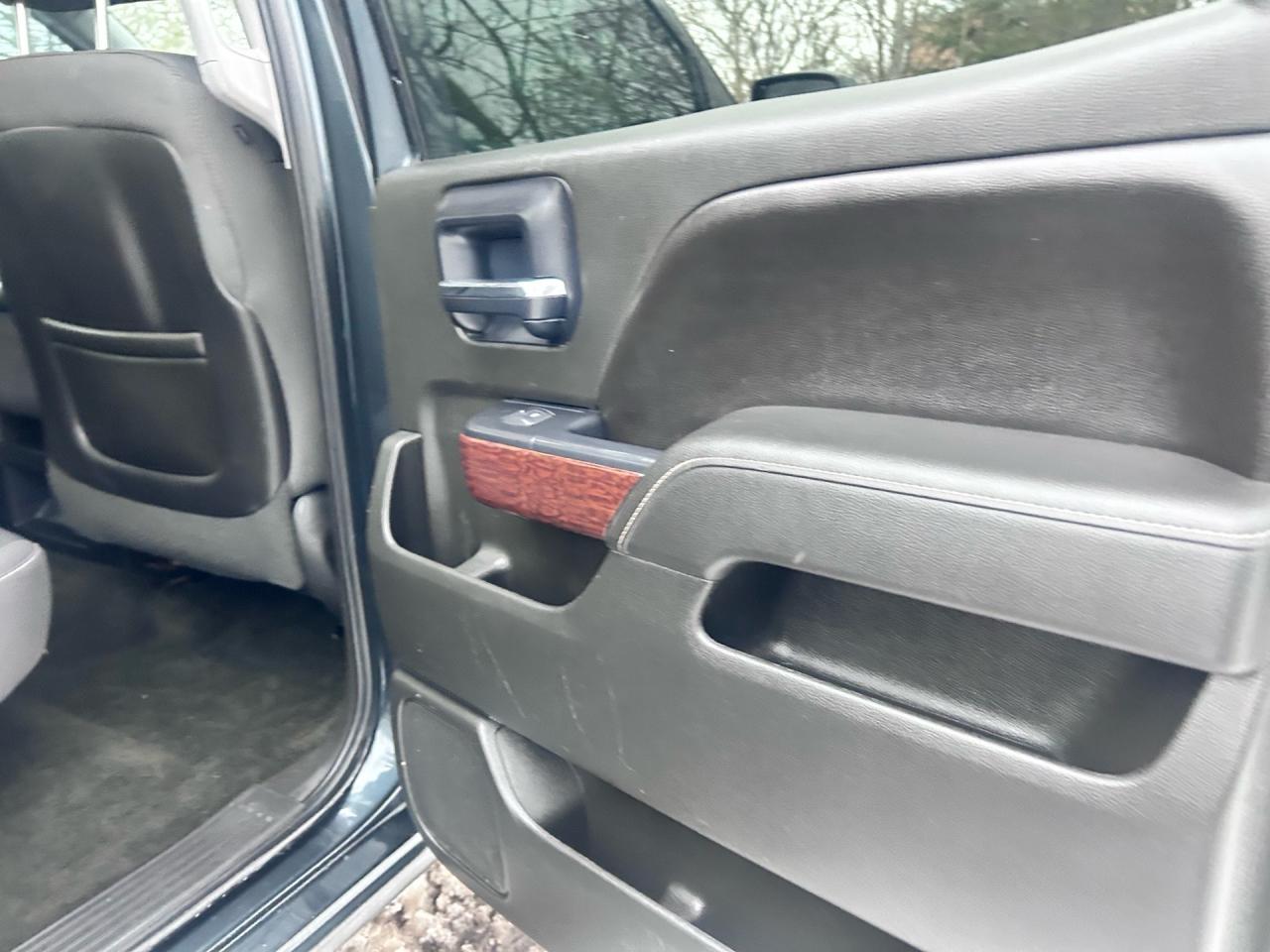 2017 GMC Sierra 1500 4WD Crew Cab 143.5 SLE Photo