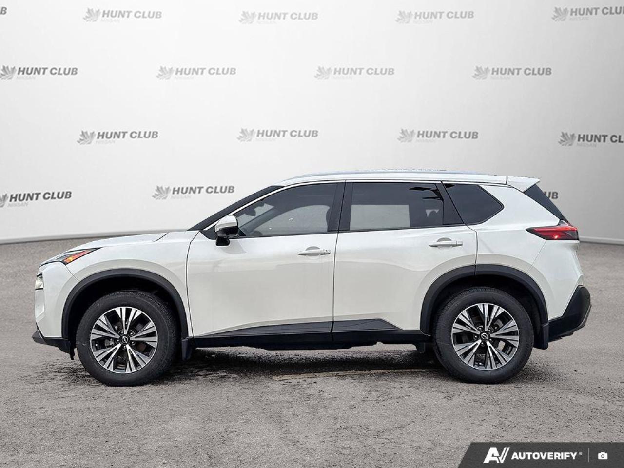 2023 Nissan Rogue SV Photo2