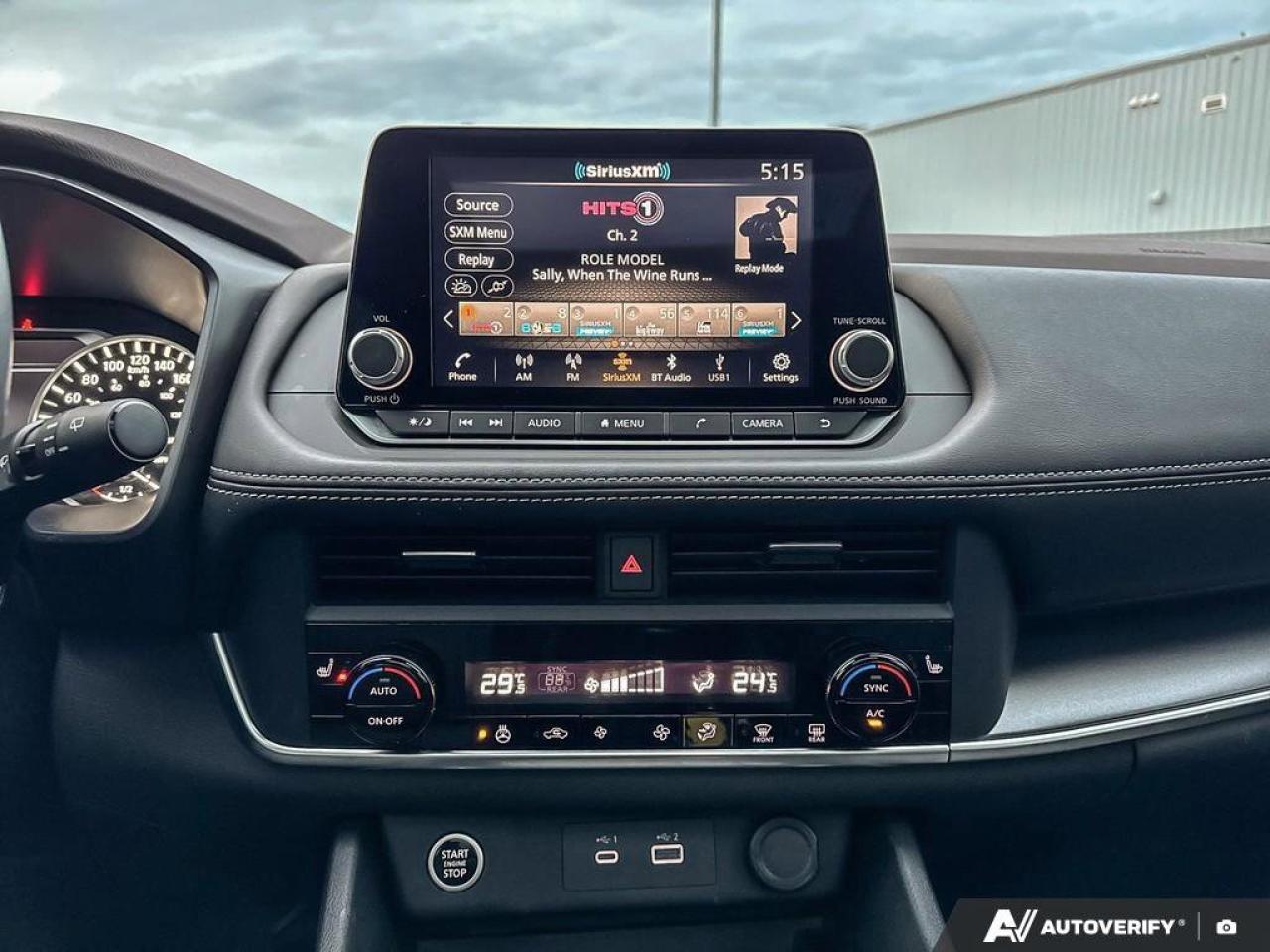 2023 Nissan Rogue SV Photo