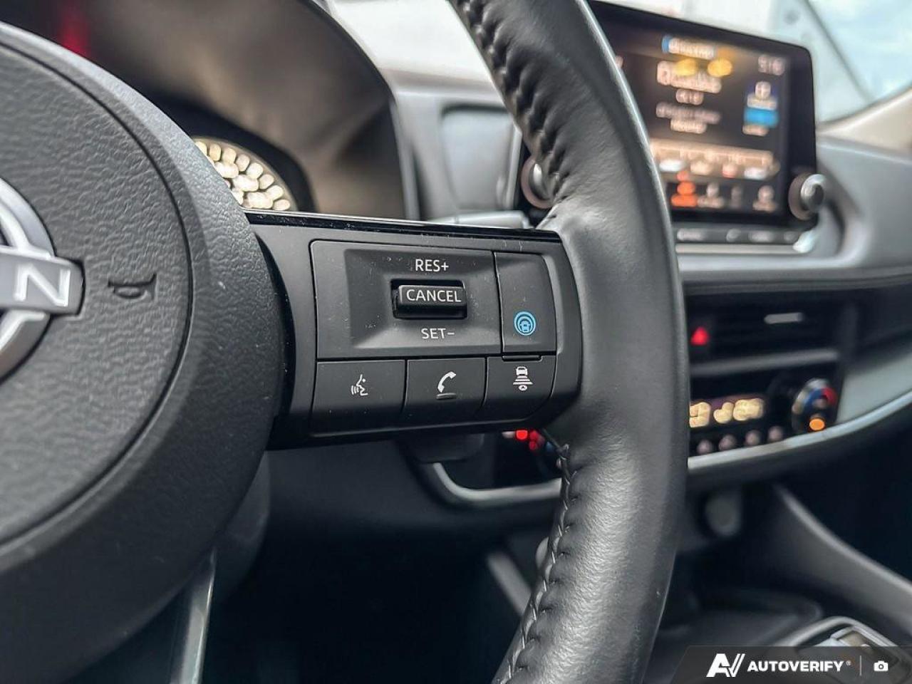 2023 Nissan Rogue SV Photo