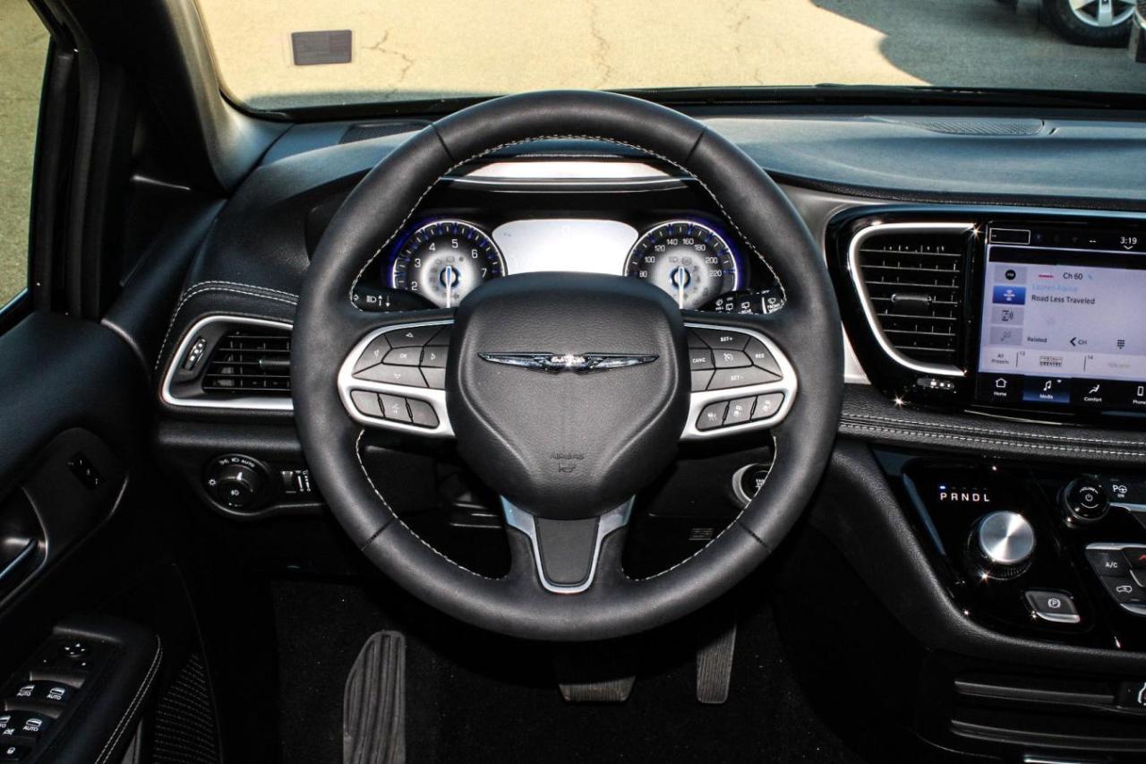 2025 Chrysler Pacifica BkpCam SiriusXM Photo