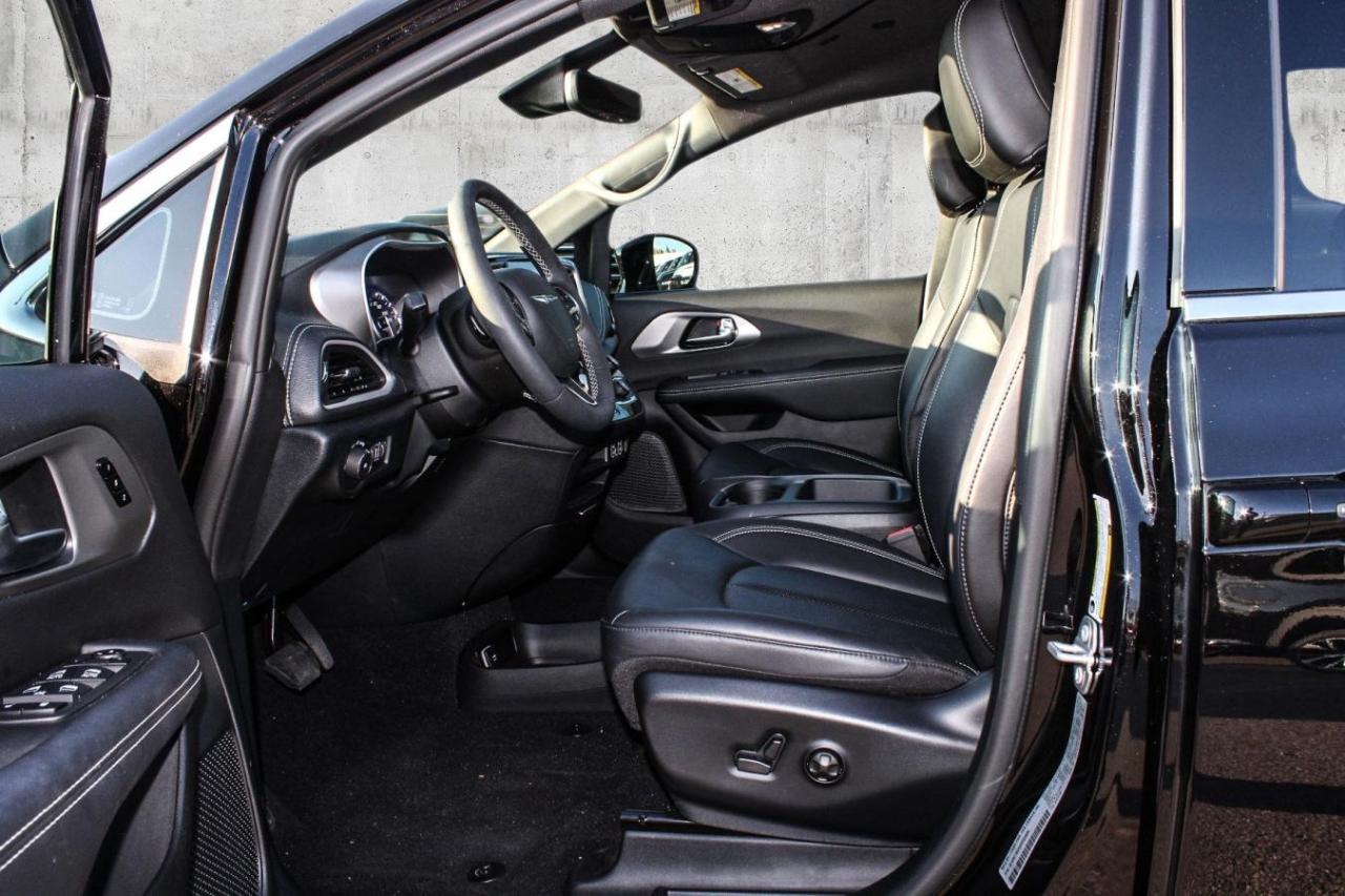 2025 Chrysler Pacifica BkpCam SiriusXM Photo