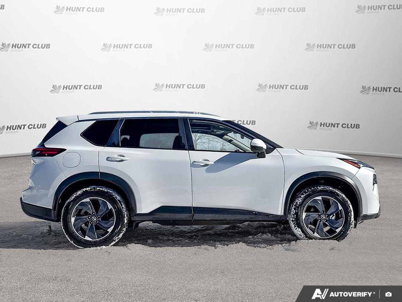 2024 Nissan Rogue SV Moonroof   Apple CarPlay   Clean Carfax   Heate Photo