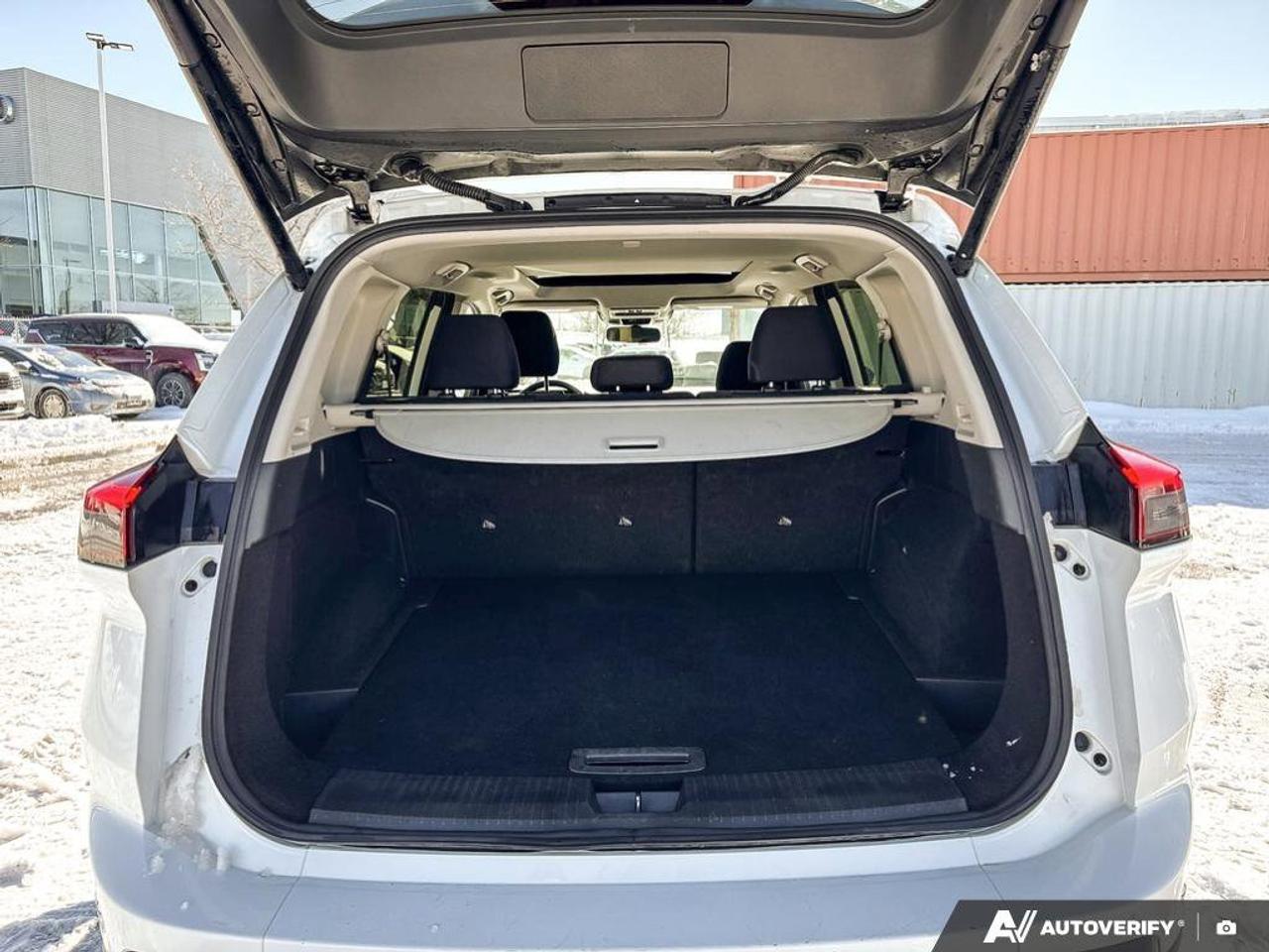 2024 Nissan Rogue SV Moonroof   Apple CarPlay   Clean Carfax   Heate Photo