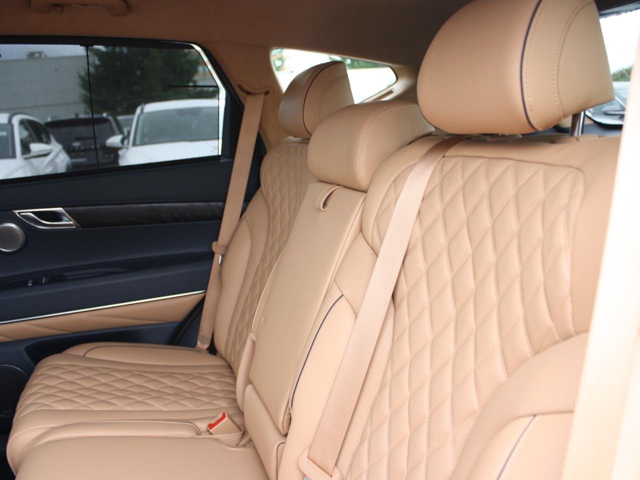 2024 Genesis GV80 Prestige 3.5T AWD / Vent Seats / 21” Alloys / Bose Photo