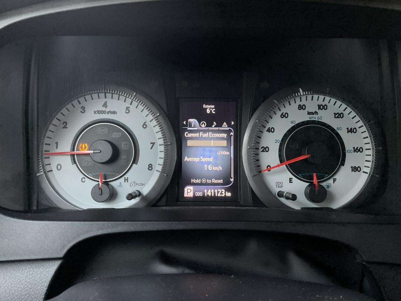 2015 Toyota Sienna SE 8 PASS - LTHR! NAV! BACK-UP CAM! DVD! 8 PASS! Photo