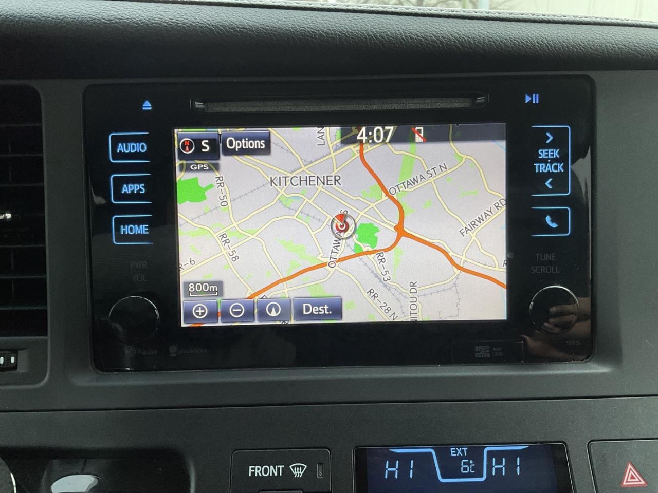 2015 Toyota Sienna SE 8 PASS - LTHR! NAV! BACK-UP CAM! DVD! 8 PASS! Photo