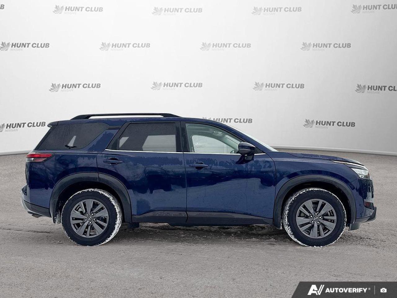 2024 Nissan Pathfinder SV Photo