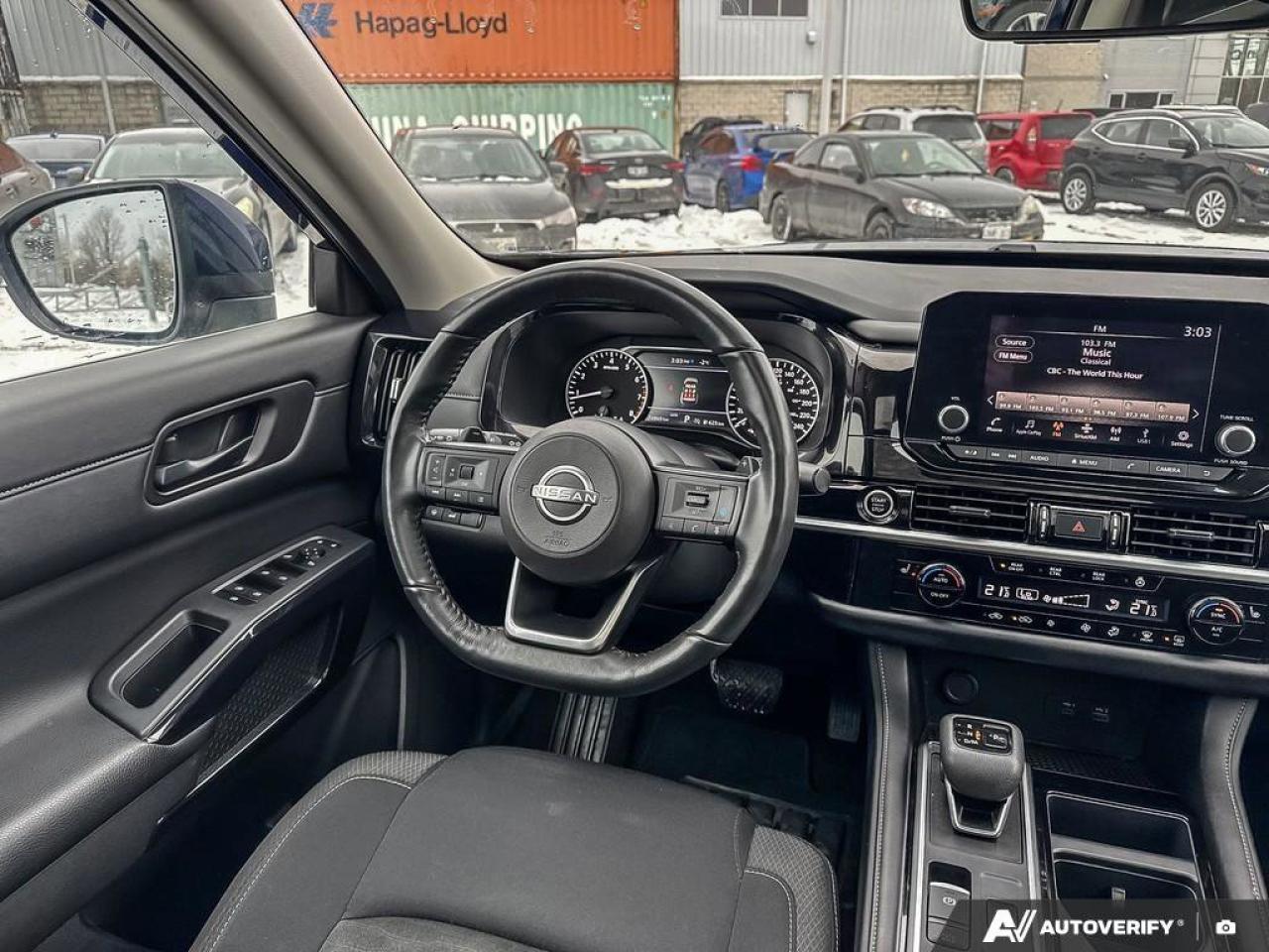 2024 Nissan Pathfinder SV Photo