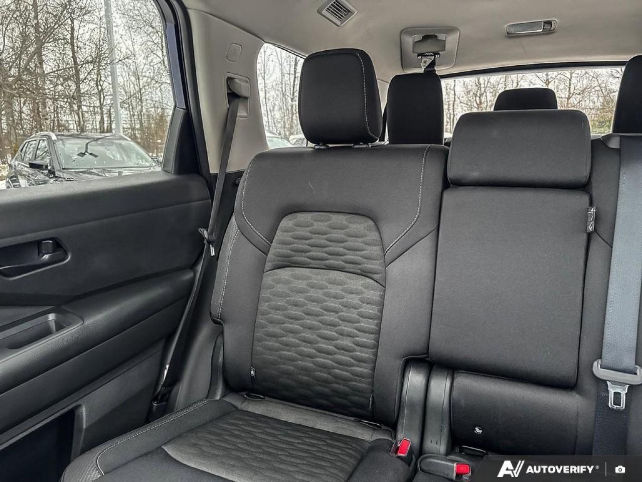 2024 Nissan Pathfinder SV Photo