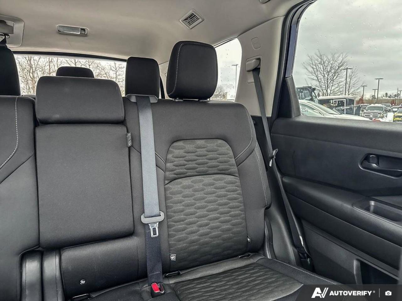 2024 Nissan Pathfinder SV Photo