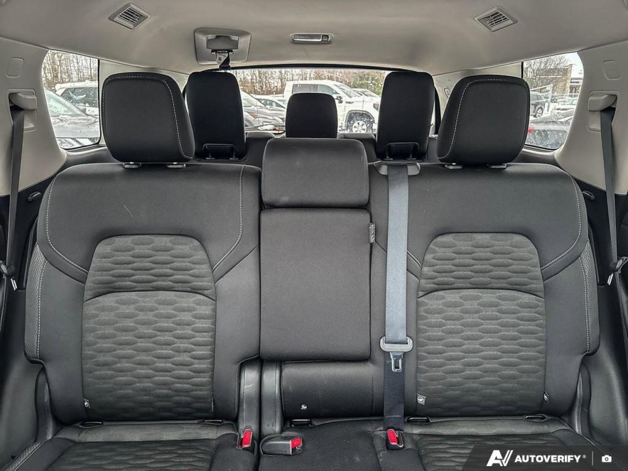 2024 Nissan Pathfinder SV Photo