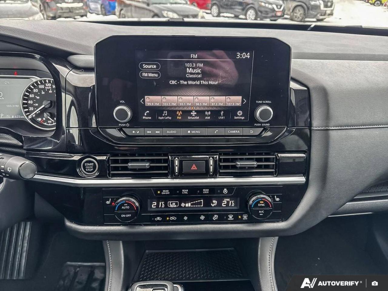 2024 Nissan Pathfinder SV Photo