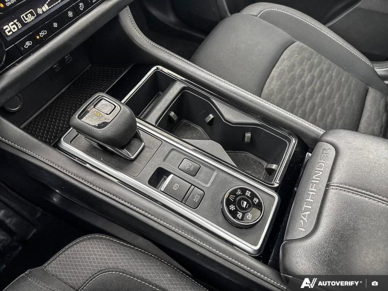 2024 Nissan Pathfinder SV Photo