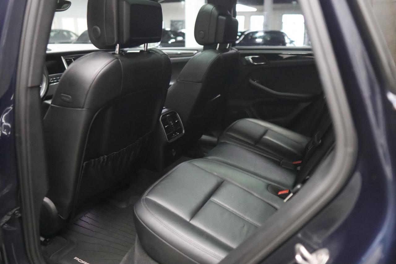 2017 Porsche Macan S AWD  FULL SERVICE EXCELLENT CONDITION Photo