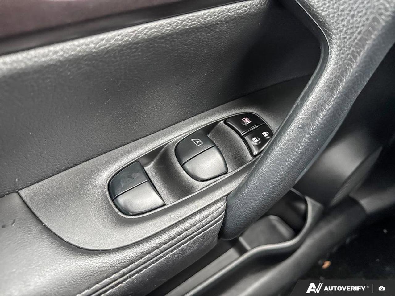 2023 Nissan Qashqai S   Heated Seats   Apple CarPlay   Alloy Rims Photo