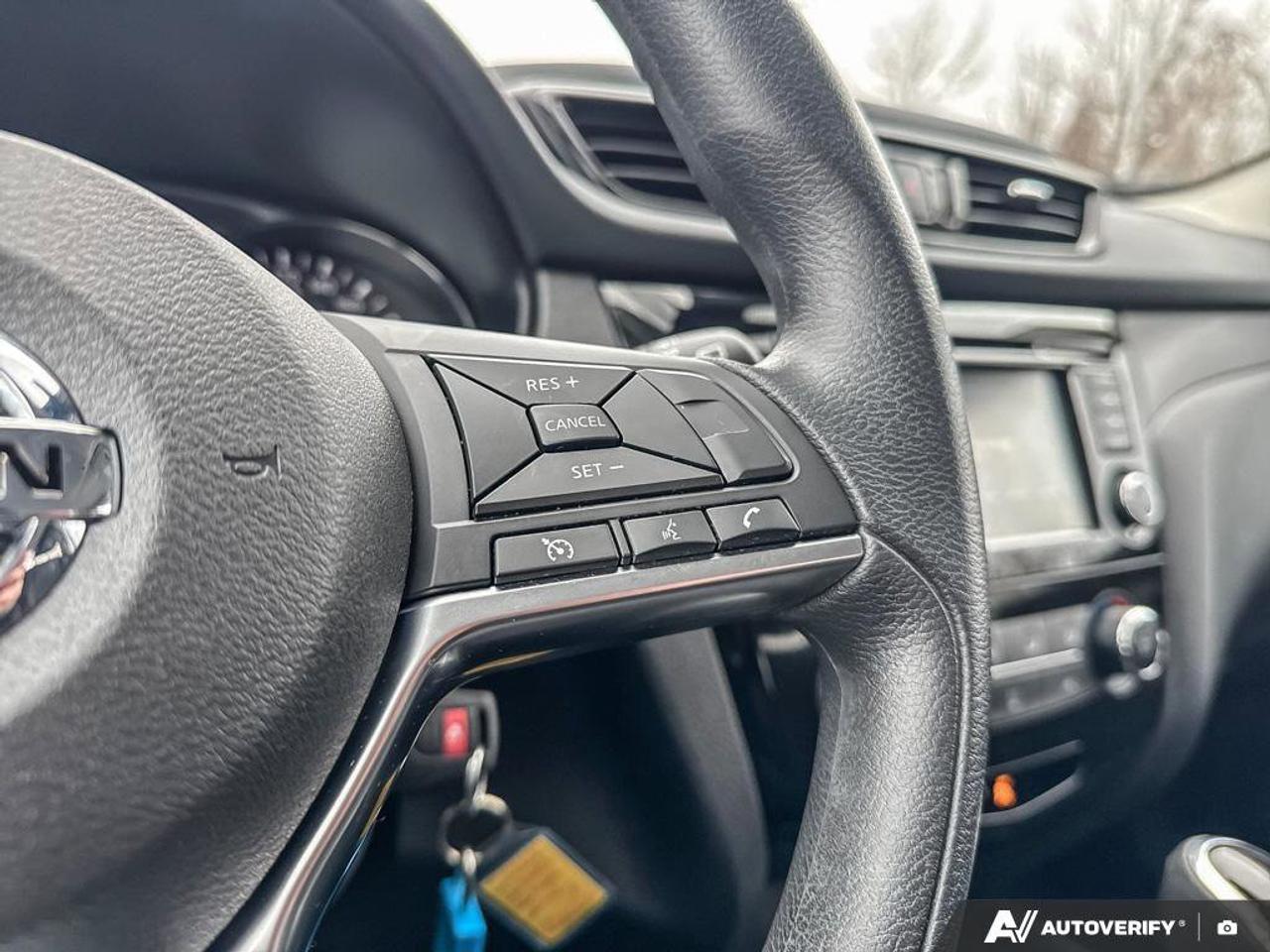 2023 Nissan Qashqai S   Heated Seats   Apple CarPlay   Alloy Rims Photo