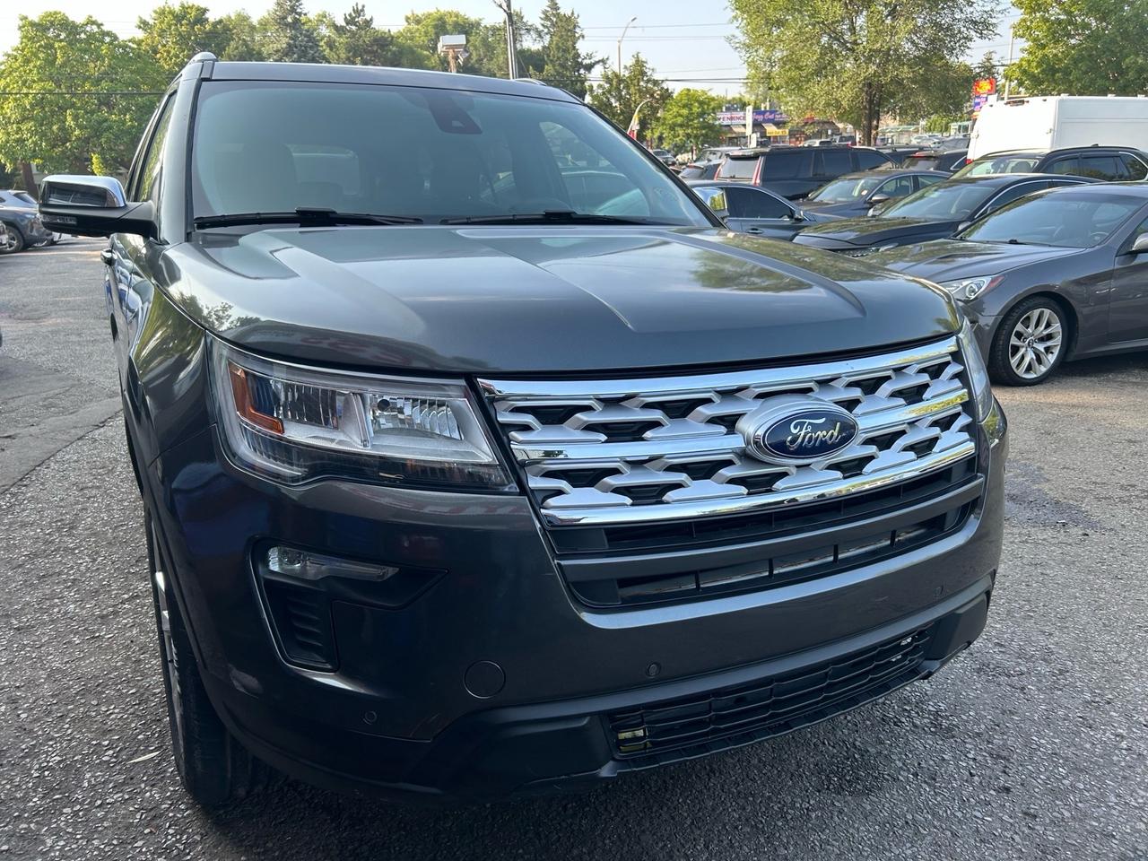 2019 Ford Explorer XLT 4WD Photo