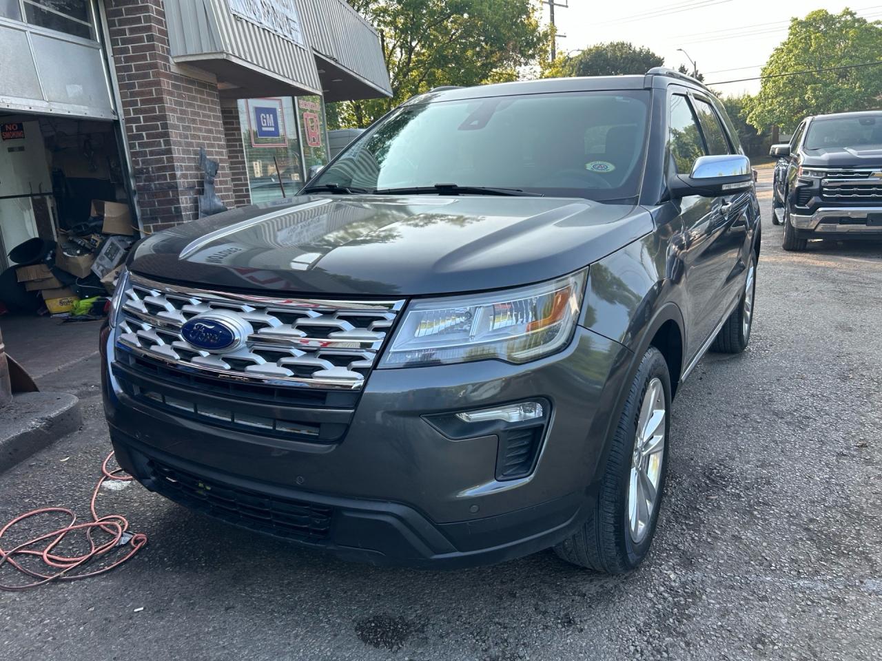2019 Ford Explorer XLT 4WD Photo