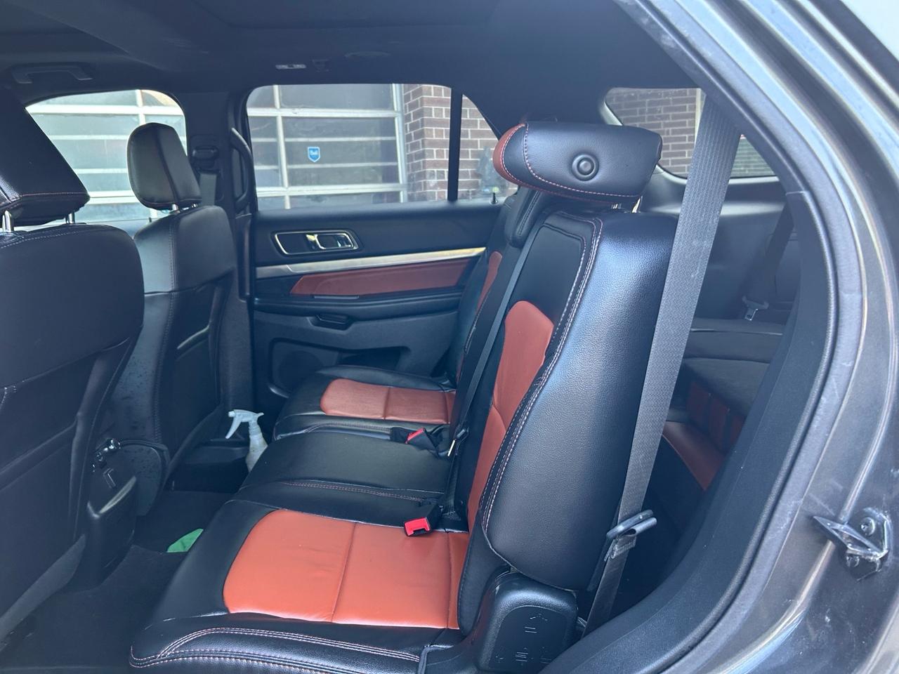 2019 Ford Explorer XLT 4WD Photo