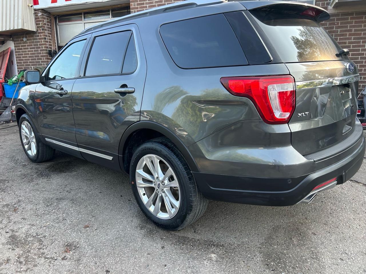 2019 Ford Explorer XLT 4WD Photo